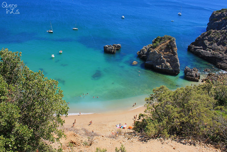 Praia da Ribeira do Cavalo, a uma hora de Liboa, Portugal