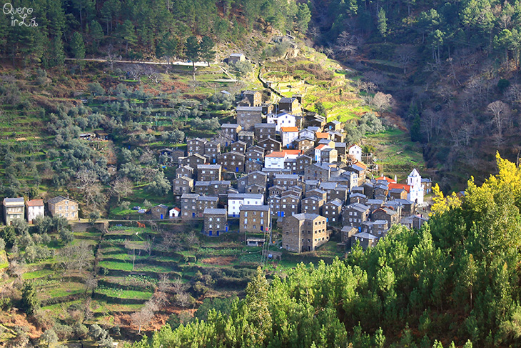 Aldeia de Piódão em Portugal