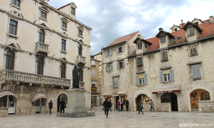 Interior do Palácio de Diocleciano em Split na Croácia